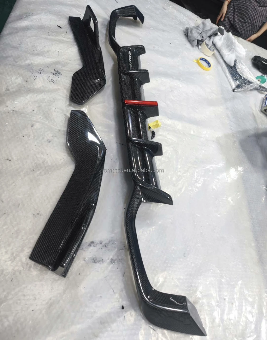 Factory Sales G01 G02 Carbon Fiber Rear Diffuser With Light For BMW X3M F97 X4M F98 Rear Bumper Lip Body kit 2019-2023