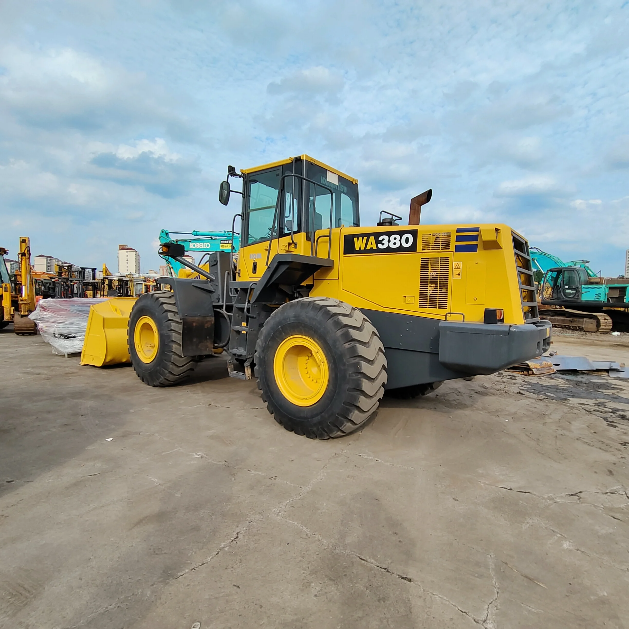 WA380-3 колесный погрузчик б/у Komatsu дешевый Подержанный трактор с фронтальным погрузчиком 4x4 WA320 WA360 WA380 WA470 распродажа