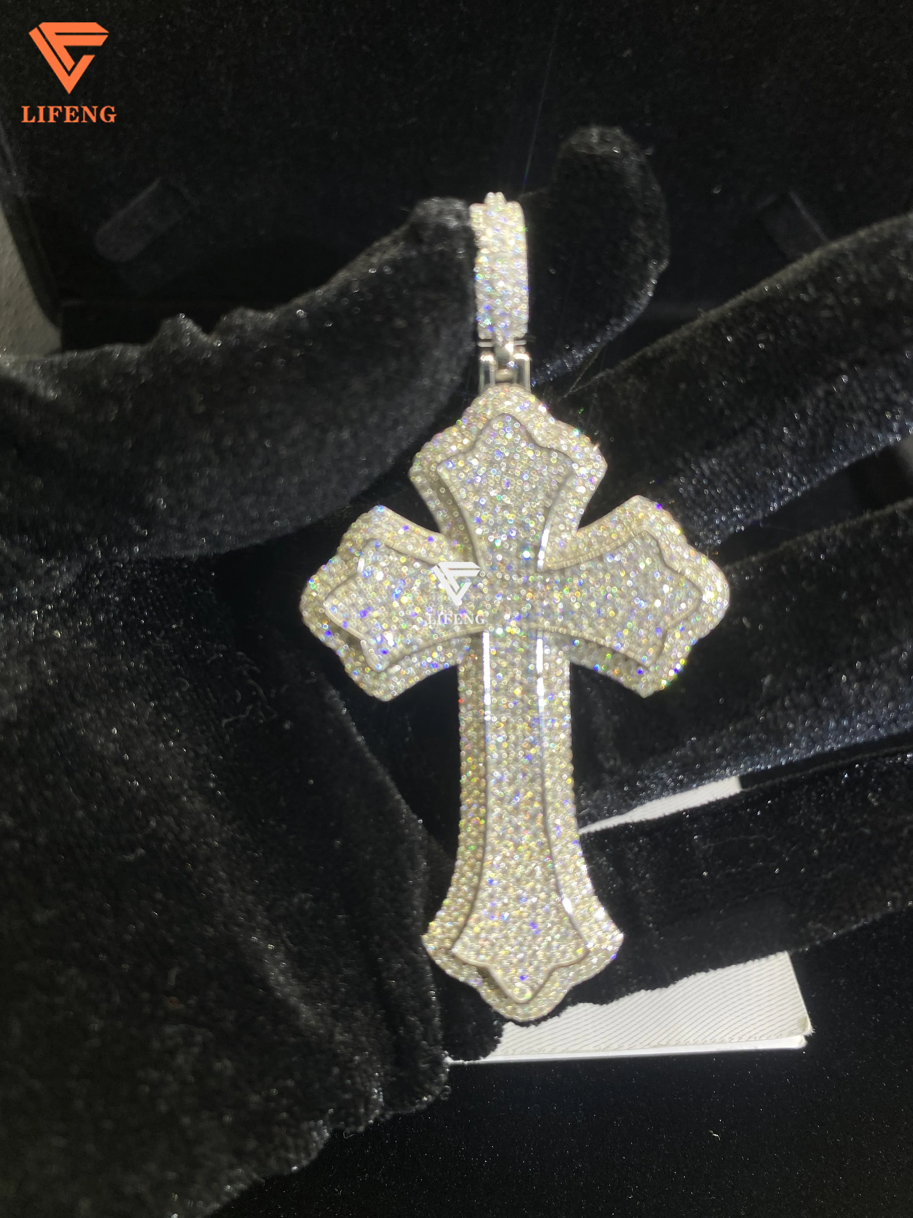 Custom VVS Moissanite Cross Pendant 925 Sterling Silver with 18K White Gold Plating Excellent Cut Diamond for Men Fine Jewelry