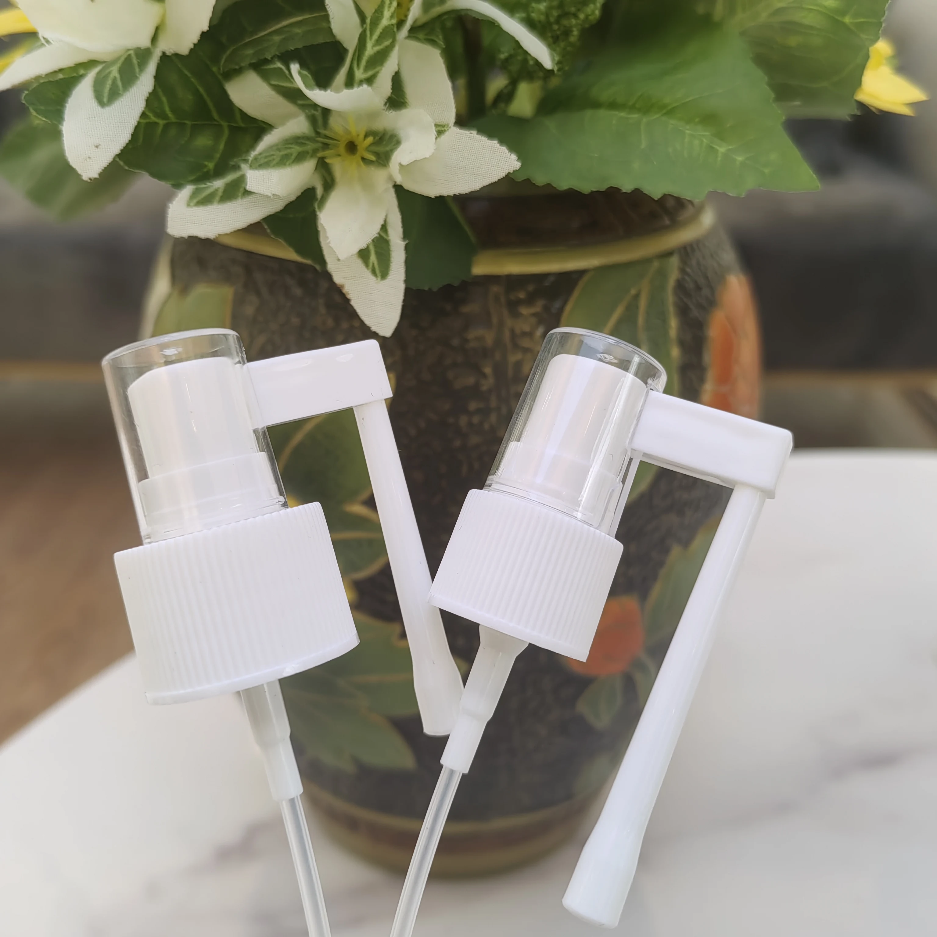 Yuyao Factory Wholesale Fine Mist Sprayer Pumps 18mm 20mm 24mm Long Nozzle for Medical Cap Plastic Pump Spray