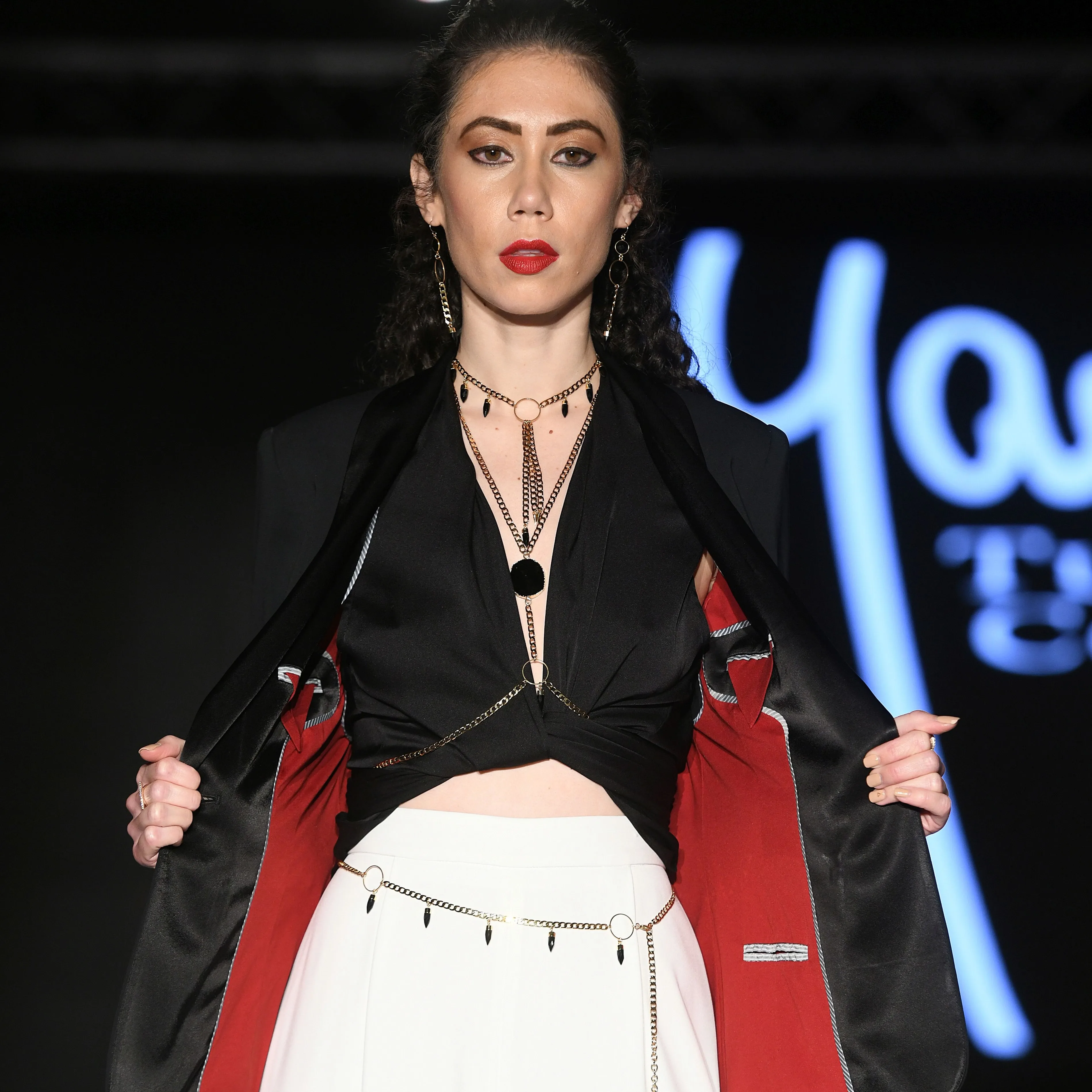 YANSI FUGEL | Женские костюмы & смокинг шарф-блузка Jessica