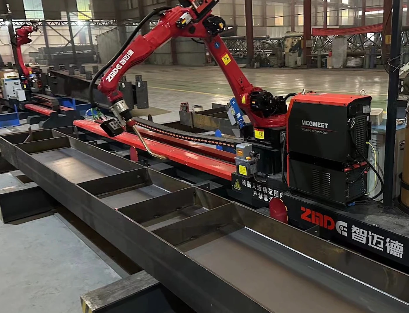 ZMDE Ground-track single-machine intelligent welding workstation for H-shaped steel structures welding with automatic robot