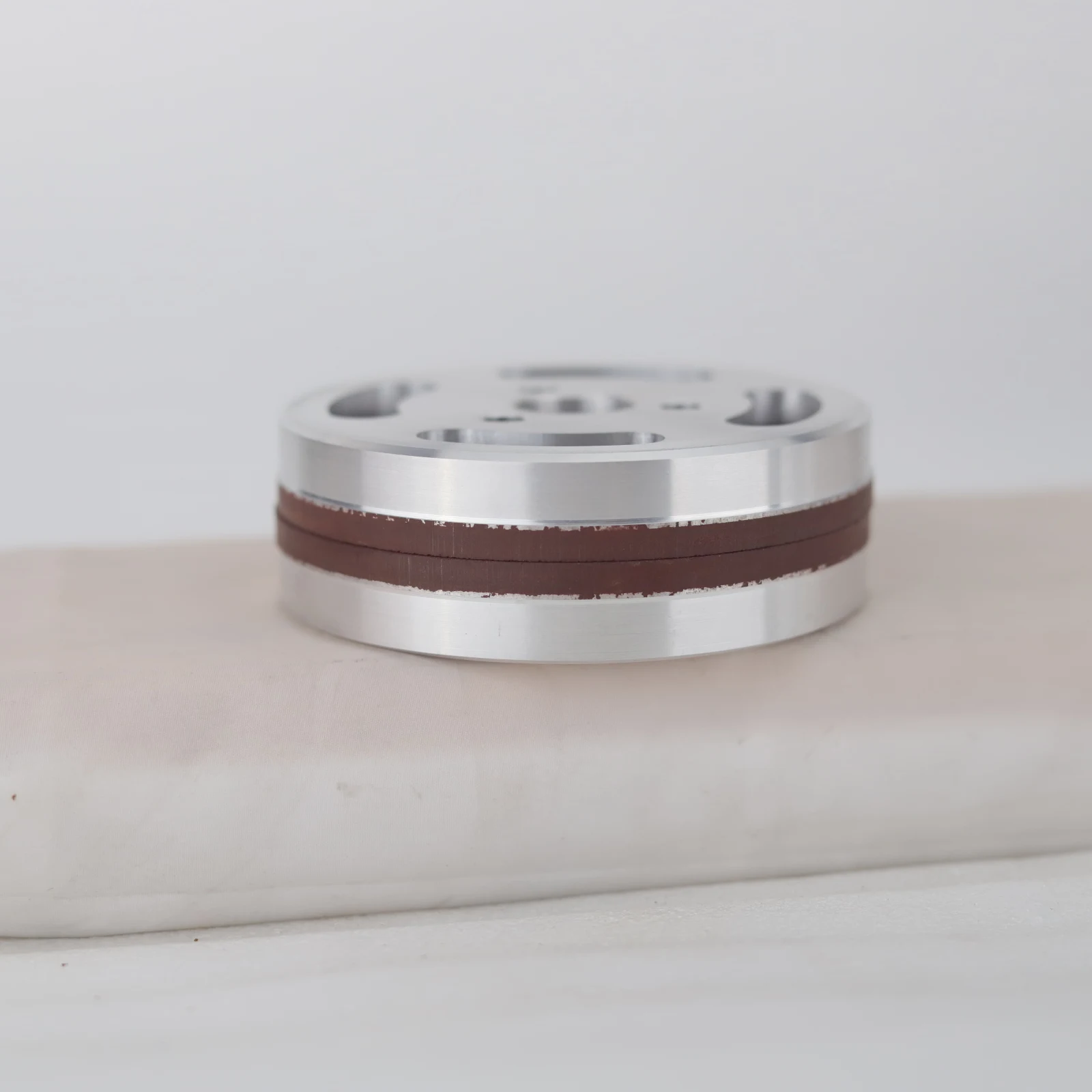 Xiamen Strongtech Roll Paper Machine 610 large Circular Knife Cutting CBN Grinding Wheels