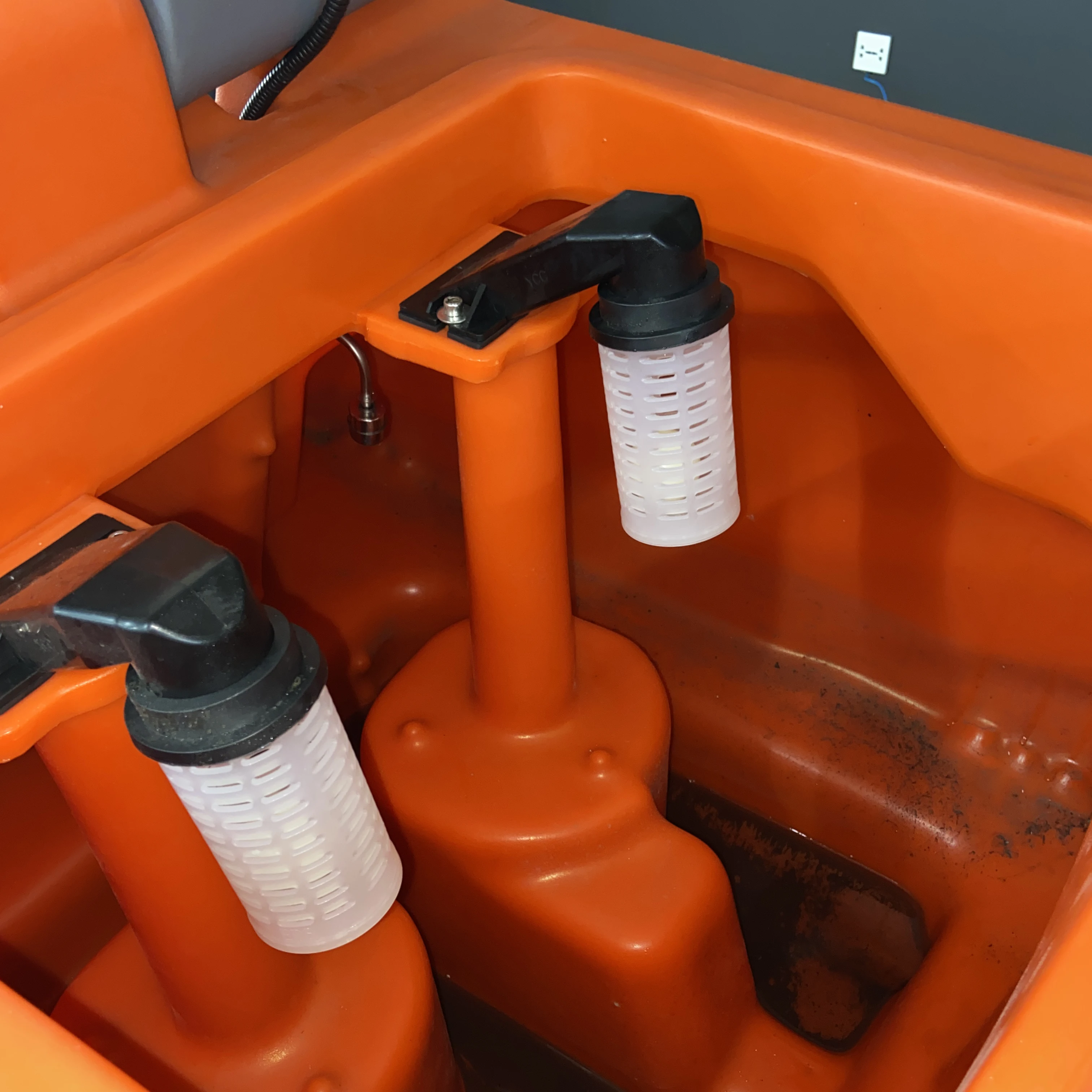 Gaoge A110 High Quality 220L Big Plastic Solution Tank Ride-On Floor Scrubber New Engine Pump Factory Price