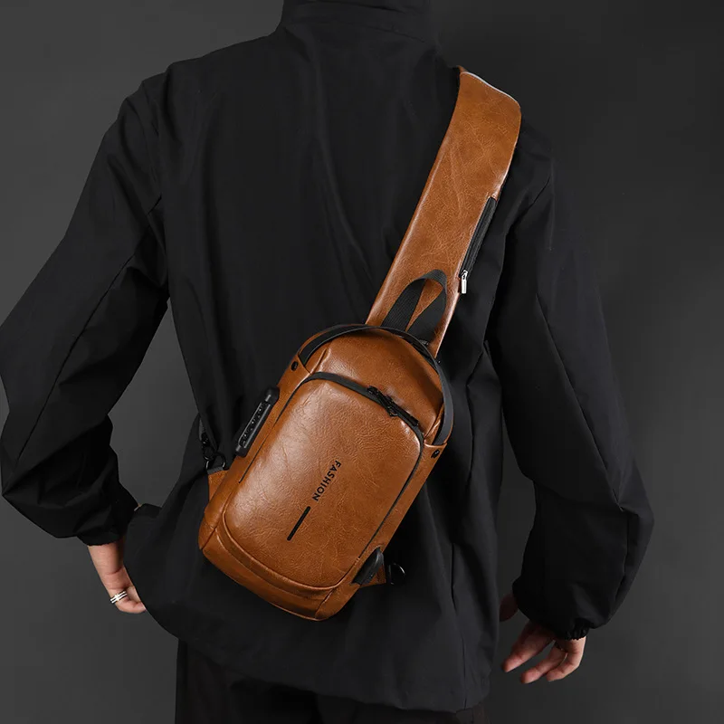 2024 bolsa hombre new fashion waterproof chest bag USB men Crossbody Sling Bag Men Crossbody Bag For Men