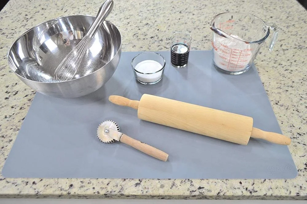 BPA free  Baby Silicone  rubber placemats with Custom Logo Non Slip Washable Mat