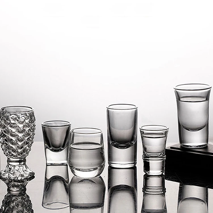 Factory Wholesale Fancy 10ml 20ml 30ml 35ml 0.5oz 1oz 1.5oz Glassware Liqueur Glass Whiskey Elegant Heavy Base Shot