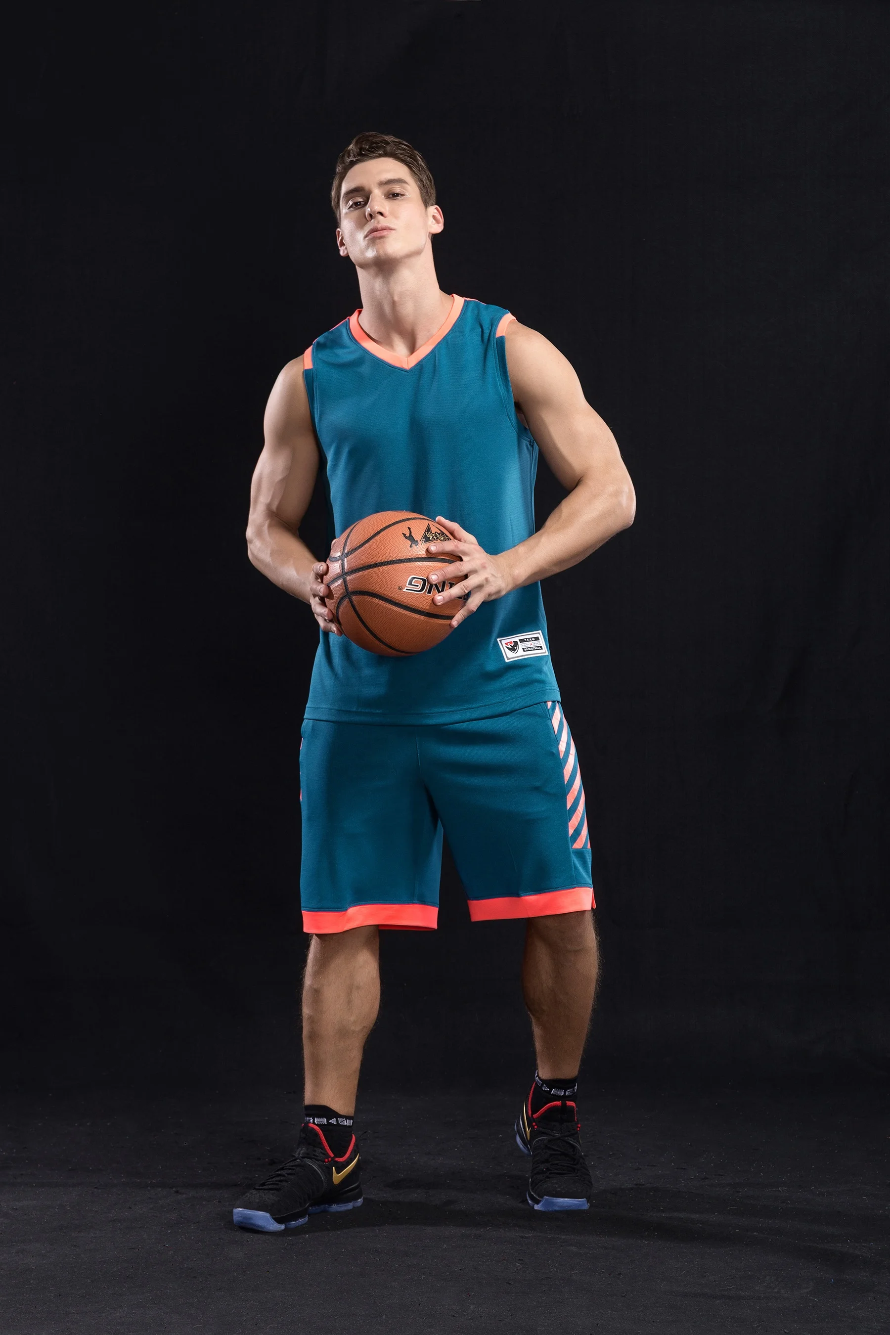 2022 ODM&OEM Wholesale Custom Jerseys Training Running Gym Fitness Sportswear Match Basketball Team warm up Short Suits Sets Men