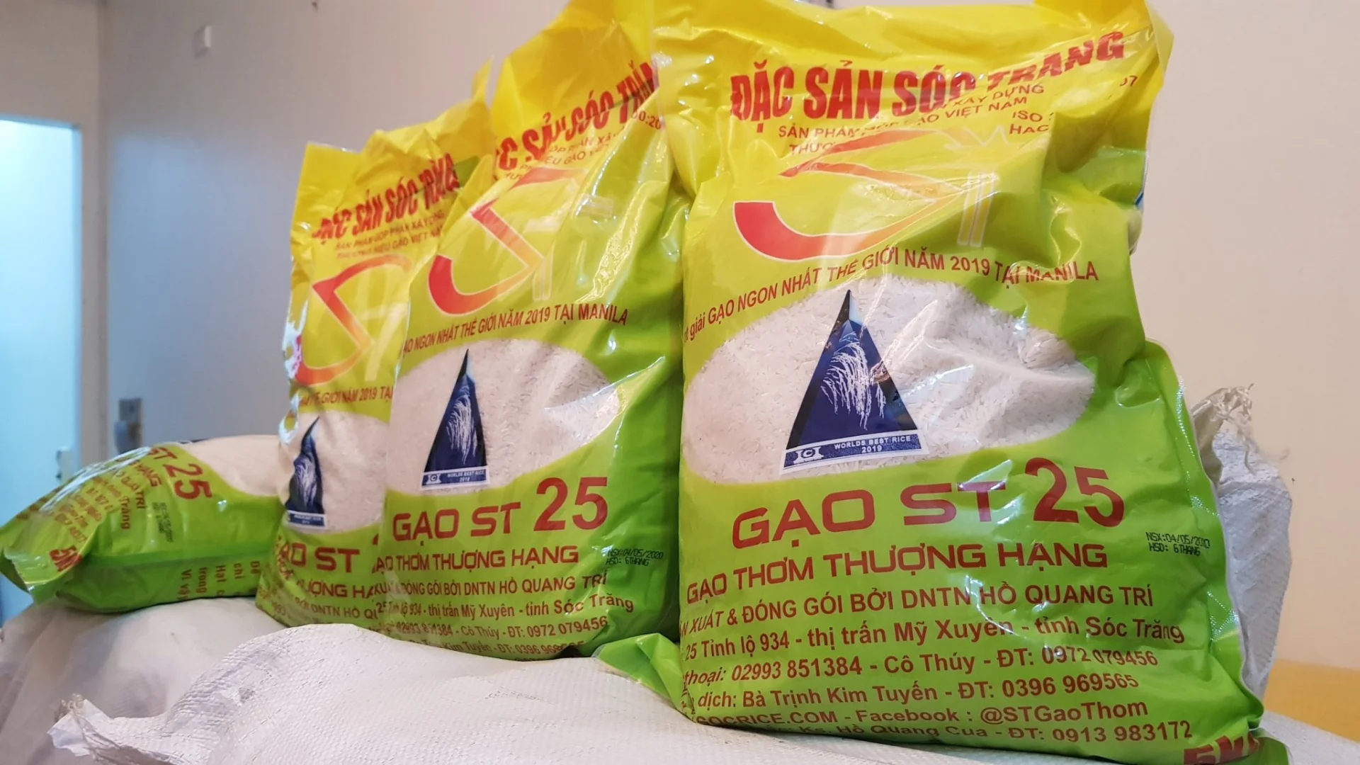 Asian Rice / Best Rice awarded / White jasmine rice from Vietnam (ST25) for wholesale with competitive price