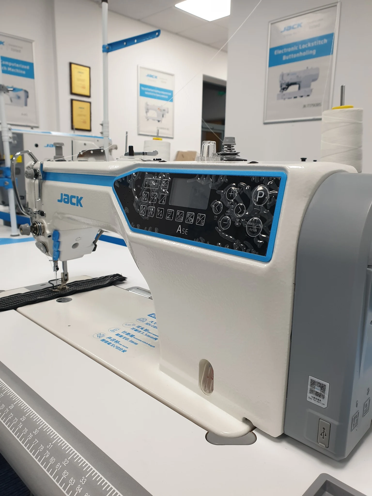 100% original JACK A5E High Speed Computerized Lockstitch High Overlapping Ratio Industrial Sewing Machine ready to ship