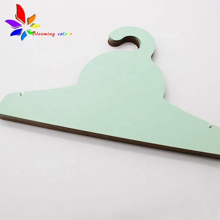 100% recycled brown kraft paper clothes hanger