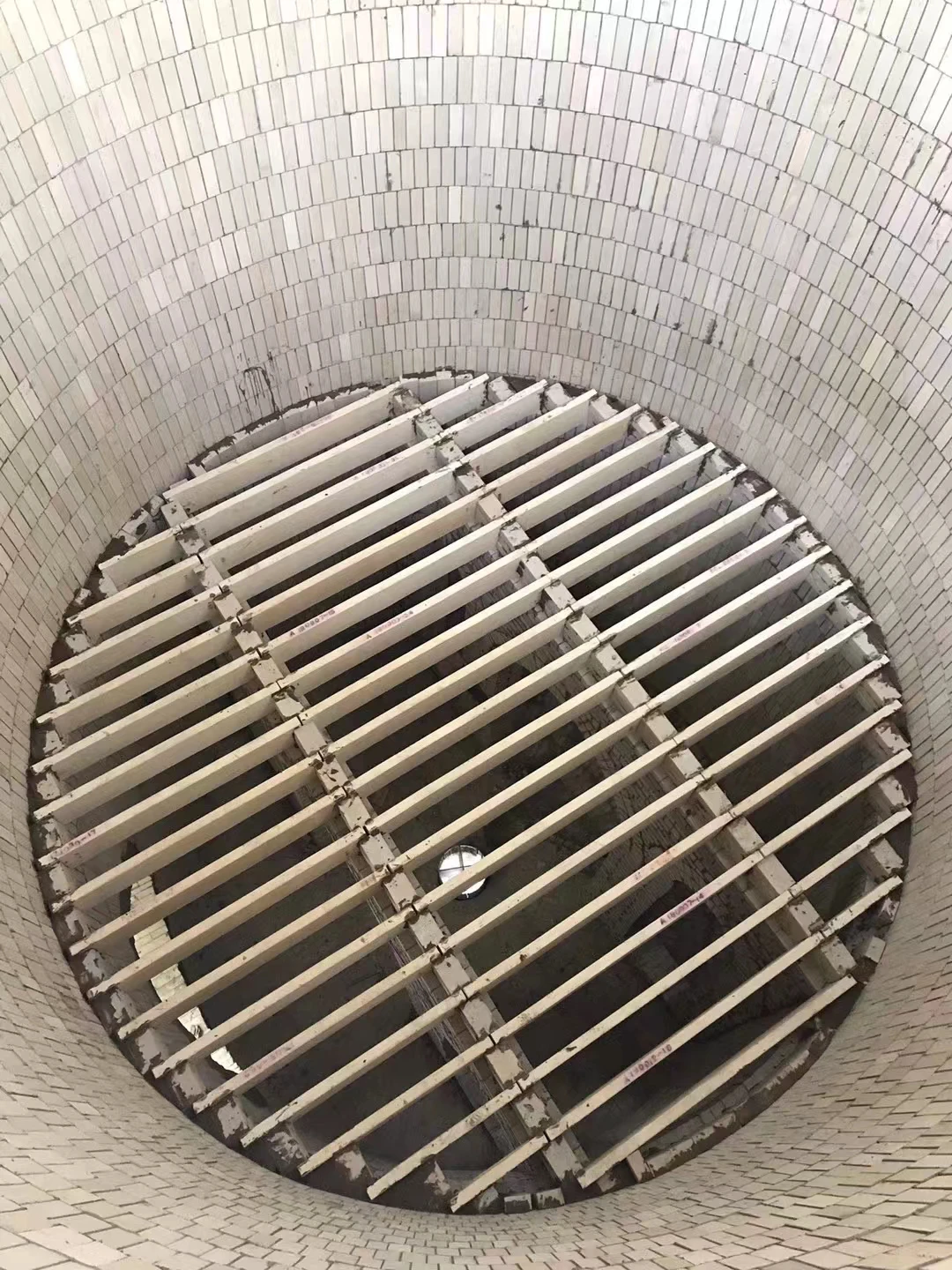 Промышленная керамическая башня с серной кислотой, высокая алюминиевая полоса, индивидуальная решетка радиатора