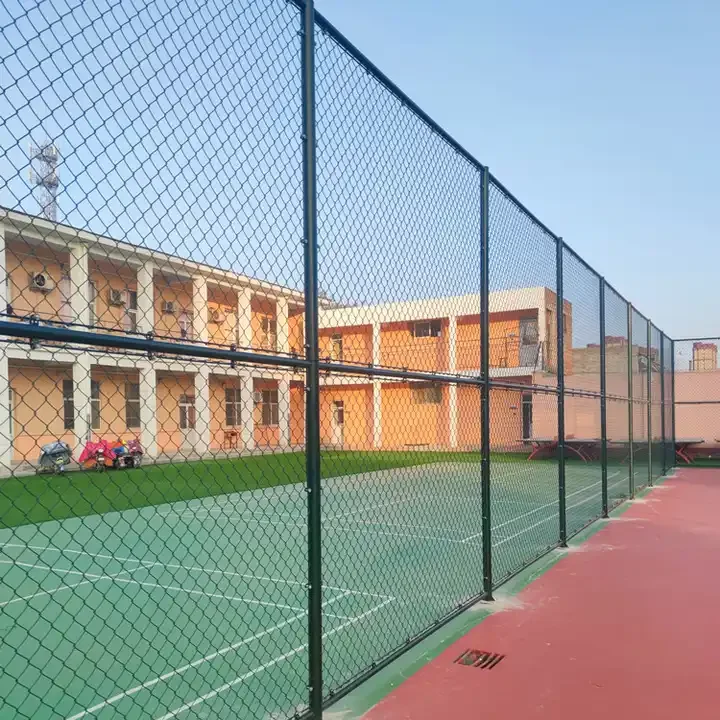 Widely used basketball/football/tennis/badminton court school sports playground high tensile chain link wire netting fence