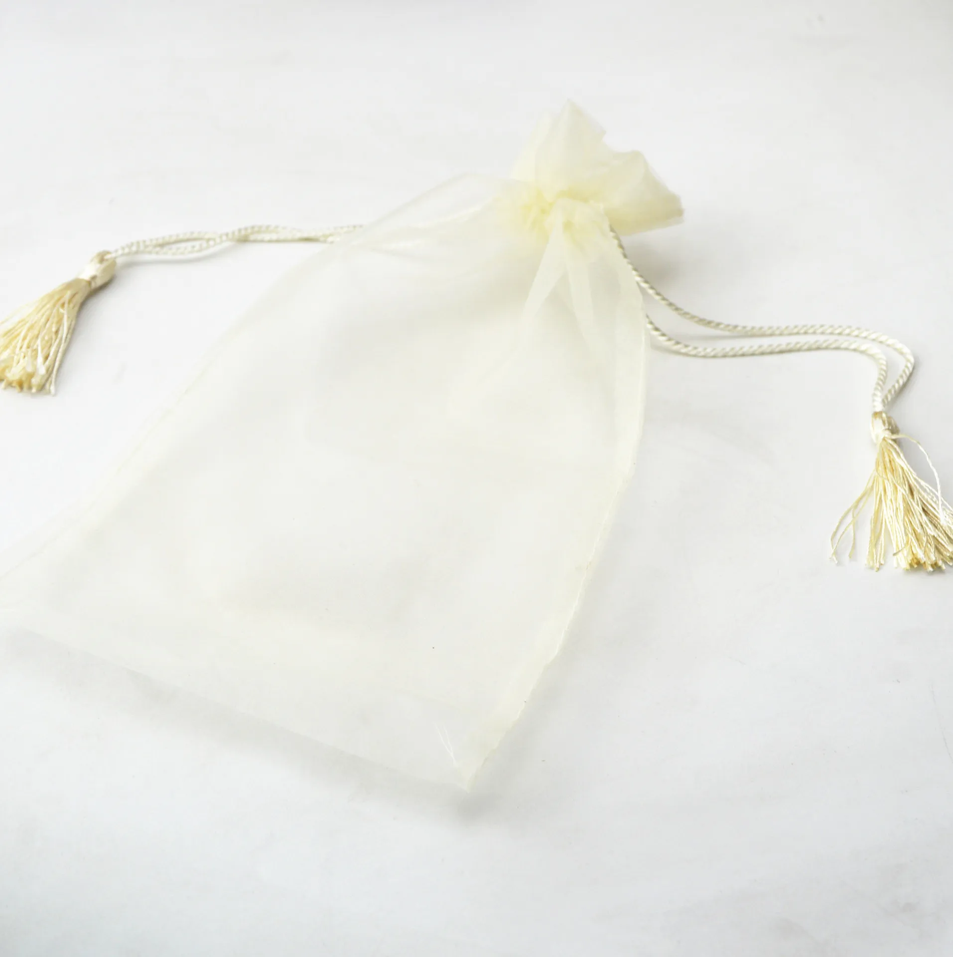 Luxury Organza Bags With Tassel 15*28 cm Organza Mesh Drawstring Pouch For Wedding Gift Packaging