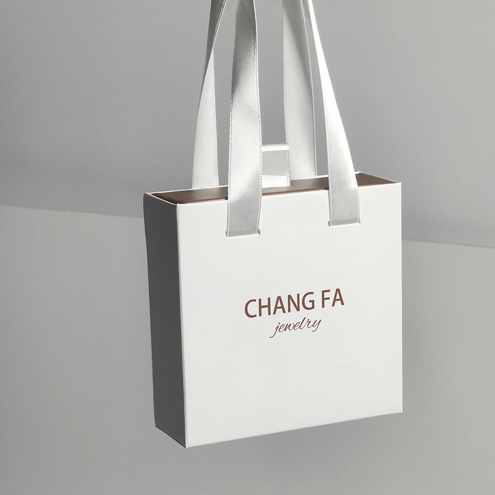 box with handle (1)