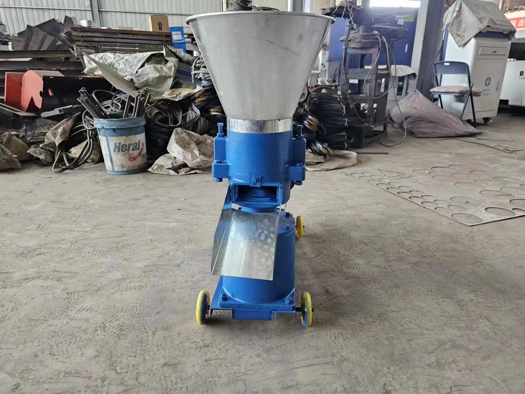 small automatic 80-100kg/hour chicken feed corn grass pellet making machine HJ-KL125