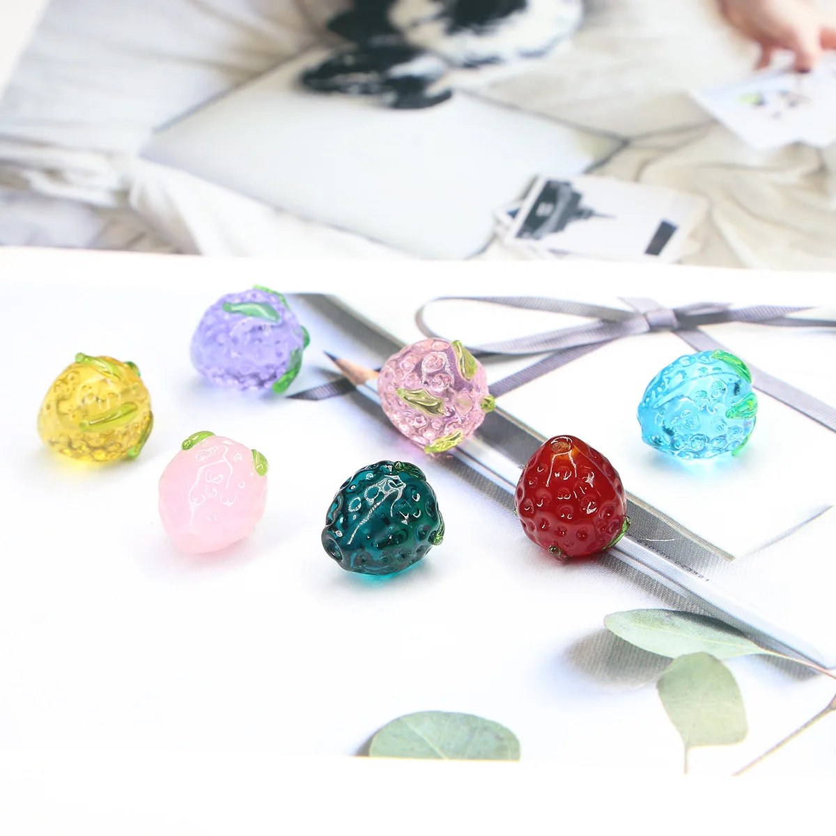 Manufacturer Wholesale Handmade DIY Bracelets Ear Jewelry Loose Beads Glass Czech Transparent Color Strawberry Beads