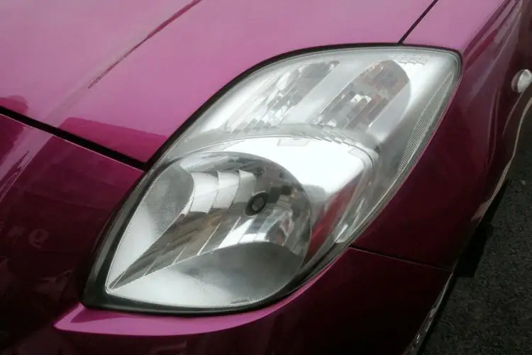 Toyota Yarise 2009 1.6E ручная комфортная версия Подержанный автомобиль