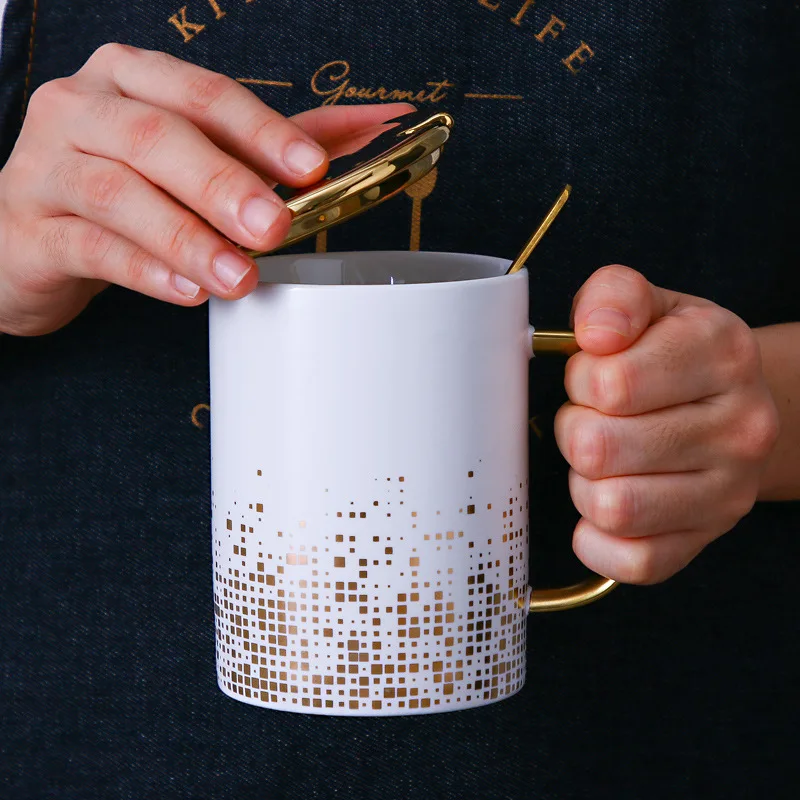 15OZ China Manufacturer Promotional Golden Square Speckles Spots Ceramic Mugs Black Coffee Mug With Golden Lid