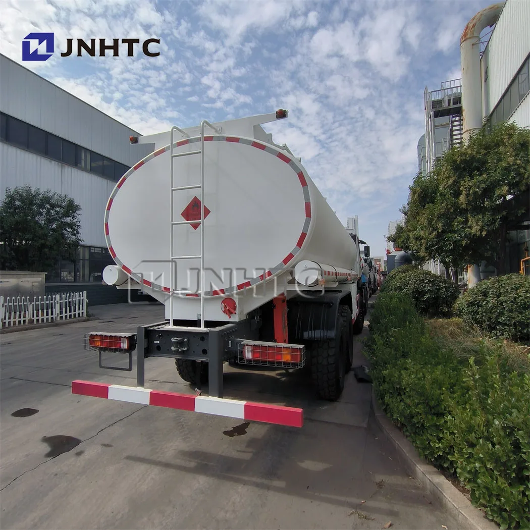 Sinotruk Howo With Good Price Full Wheel Drive Truck Oil Tank 336hp 371HP New  6x6 20000L Diesel  Transport Fuel Oil Tank Truck