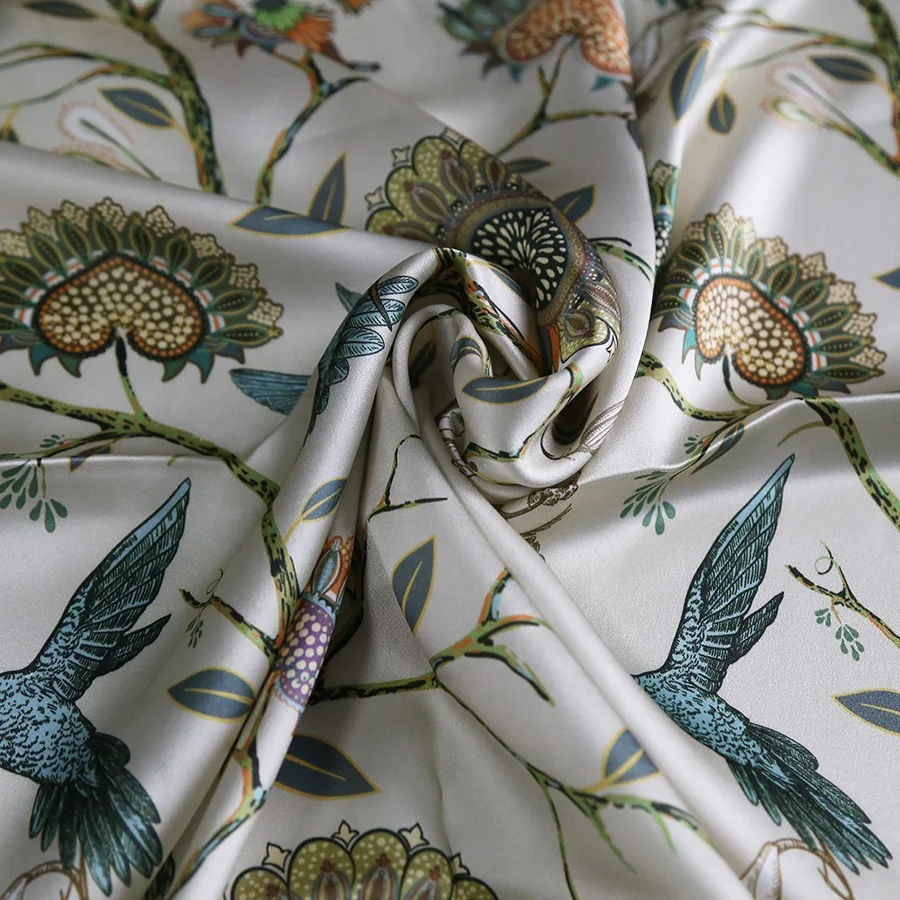 
 Пользовательская цифровая печать на шелке шармёз атласная ткань  