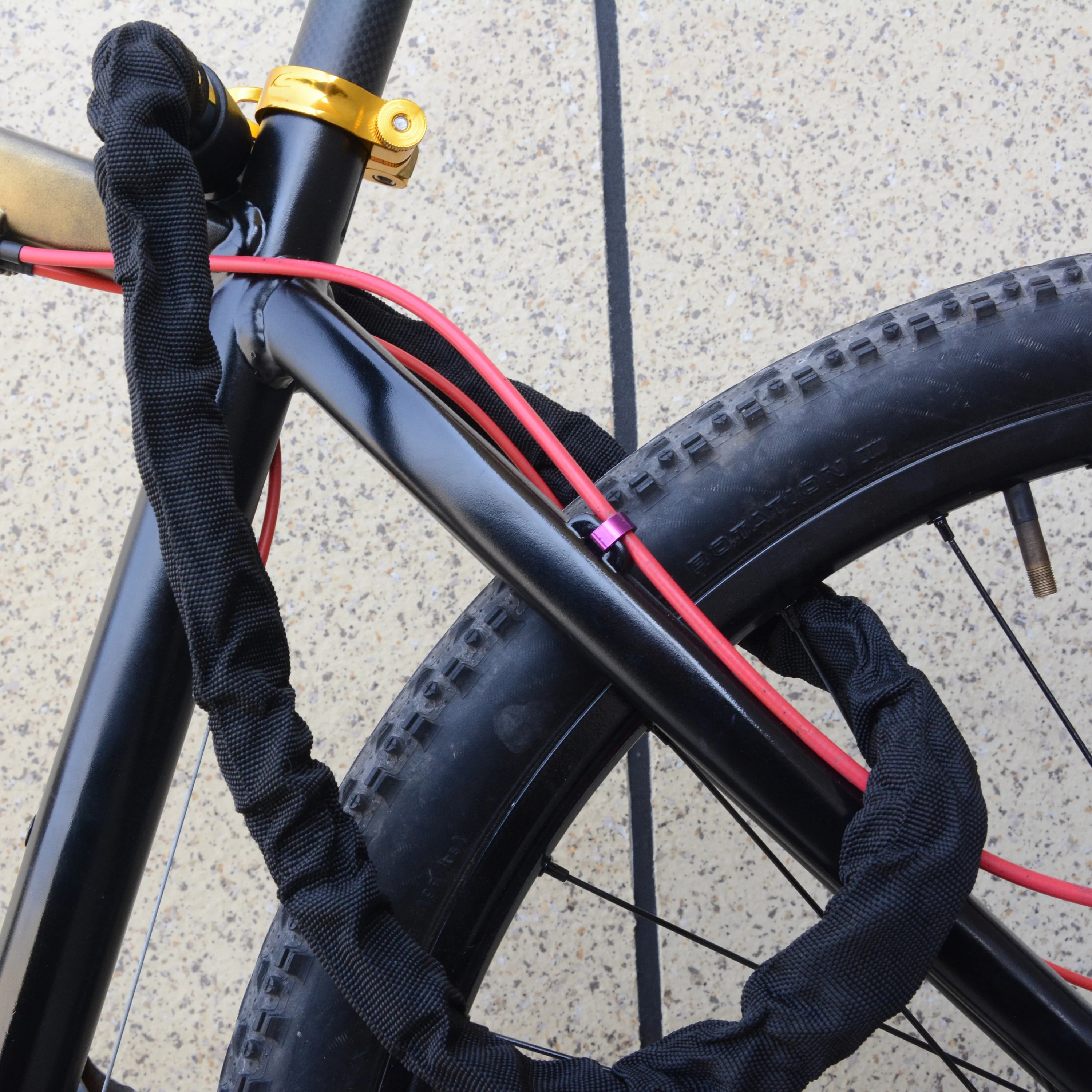 Hot Selling Alloy Bicycle Chain Lock With Keys Included for Bikes Motorcycles Door Gate Fence Protection Good Bike Accessories