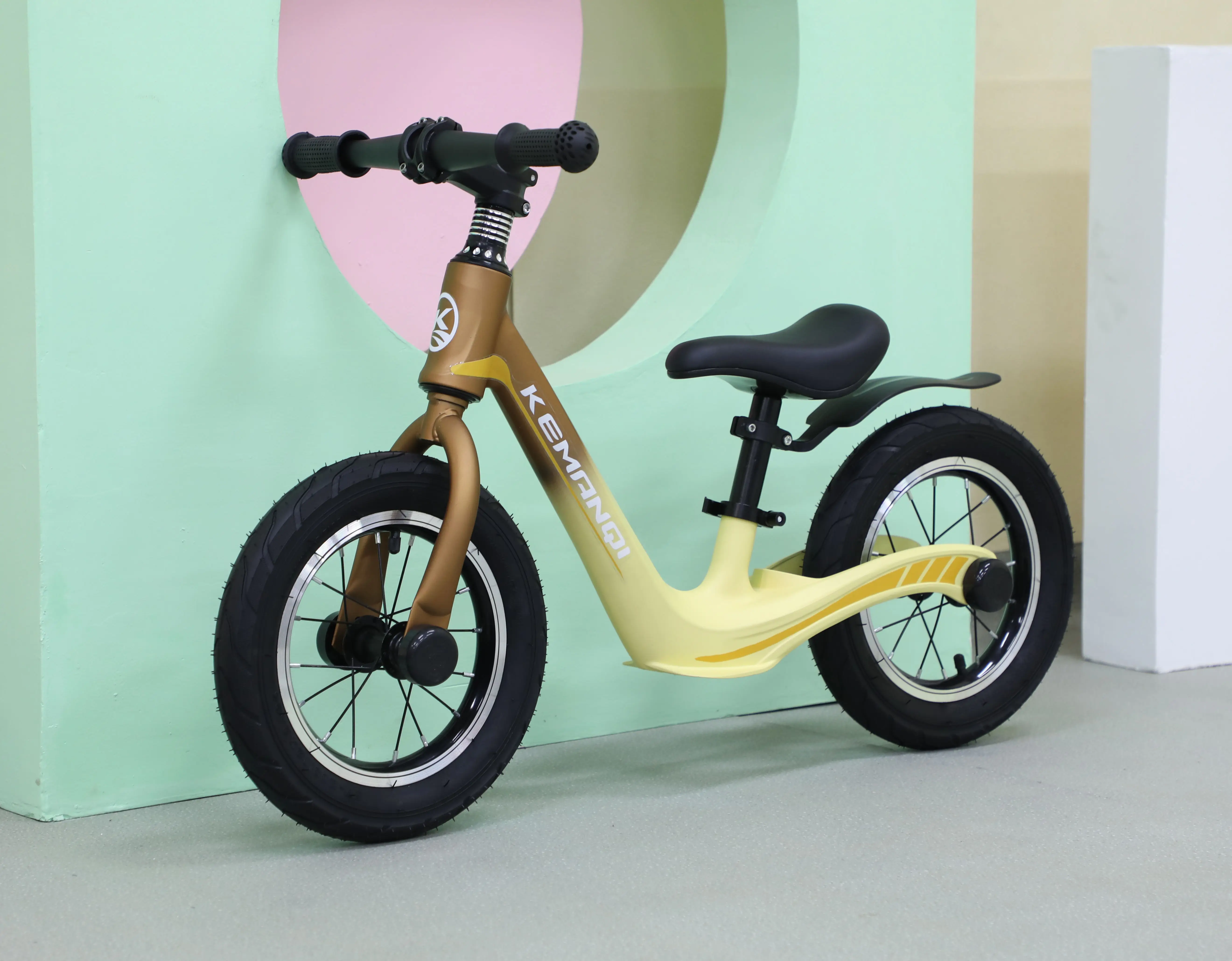 Velo Vtt New Design Kids Bike Made in China Frame Kids Bikes Running Children Training Bicycle No Pedals with Good Quality