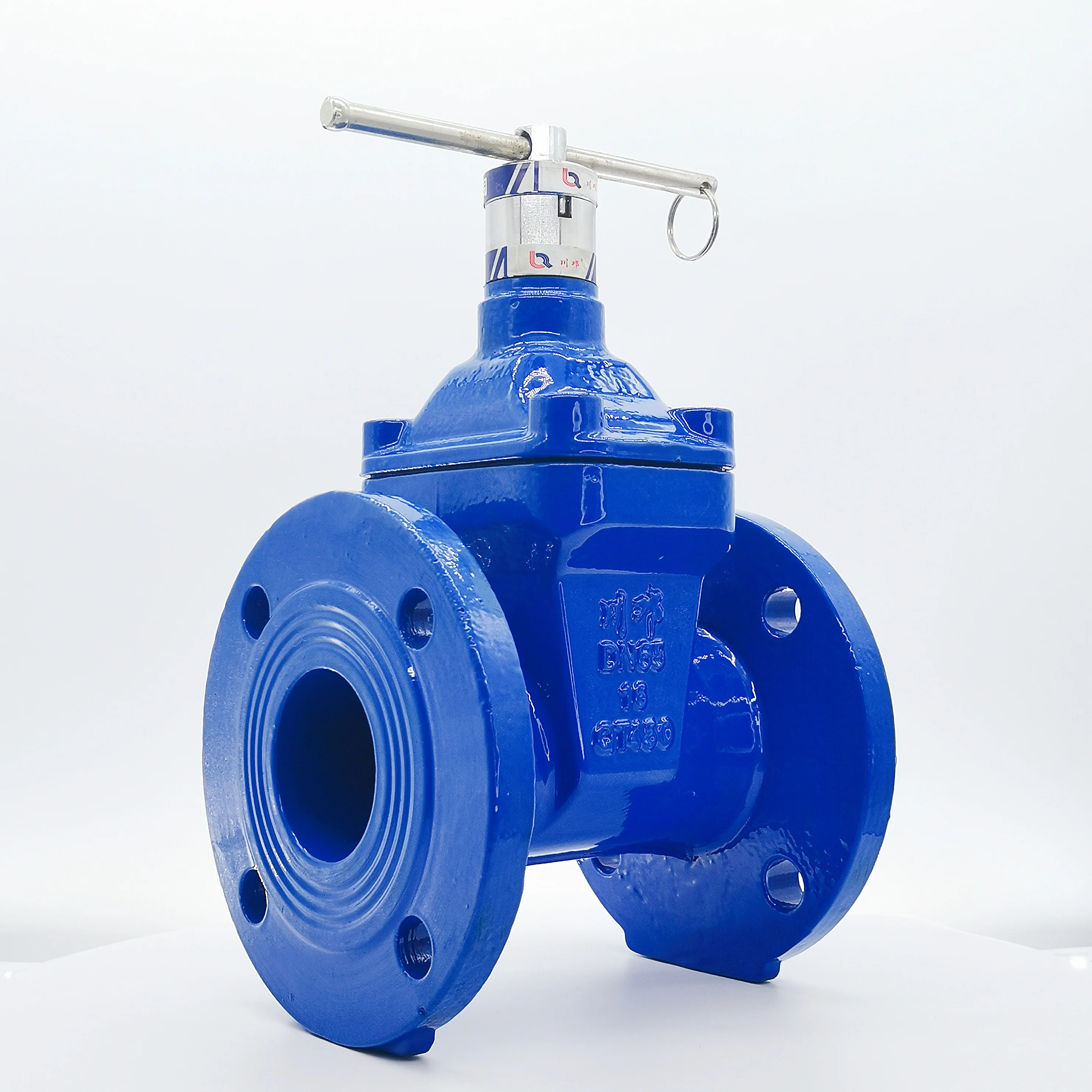 Chinese valve manufacturer ductile iron dn65-dn300 flange gate valve is a water valve with convenient installation