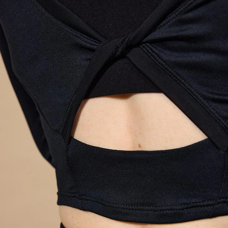 Custom Logo Polyester Four Way Stretch Fitted Crew Neckline With Twist Back Sports Long Sleeves Cropped Top For Women