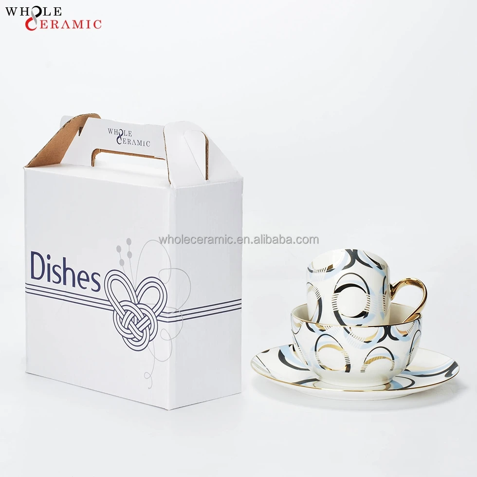 Новый дизайн Заводская Роскошная керамическая кофейная кружка с белым светом из костяного фарфора набор тарелок и ложек Подарочная коробка пользовательской печатью