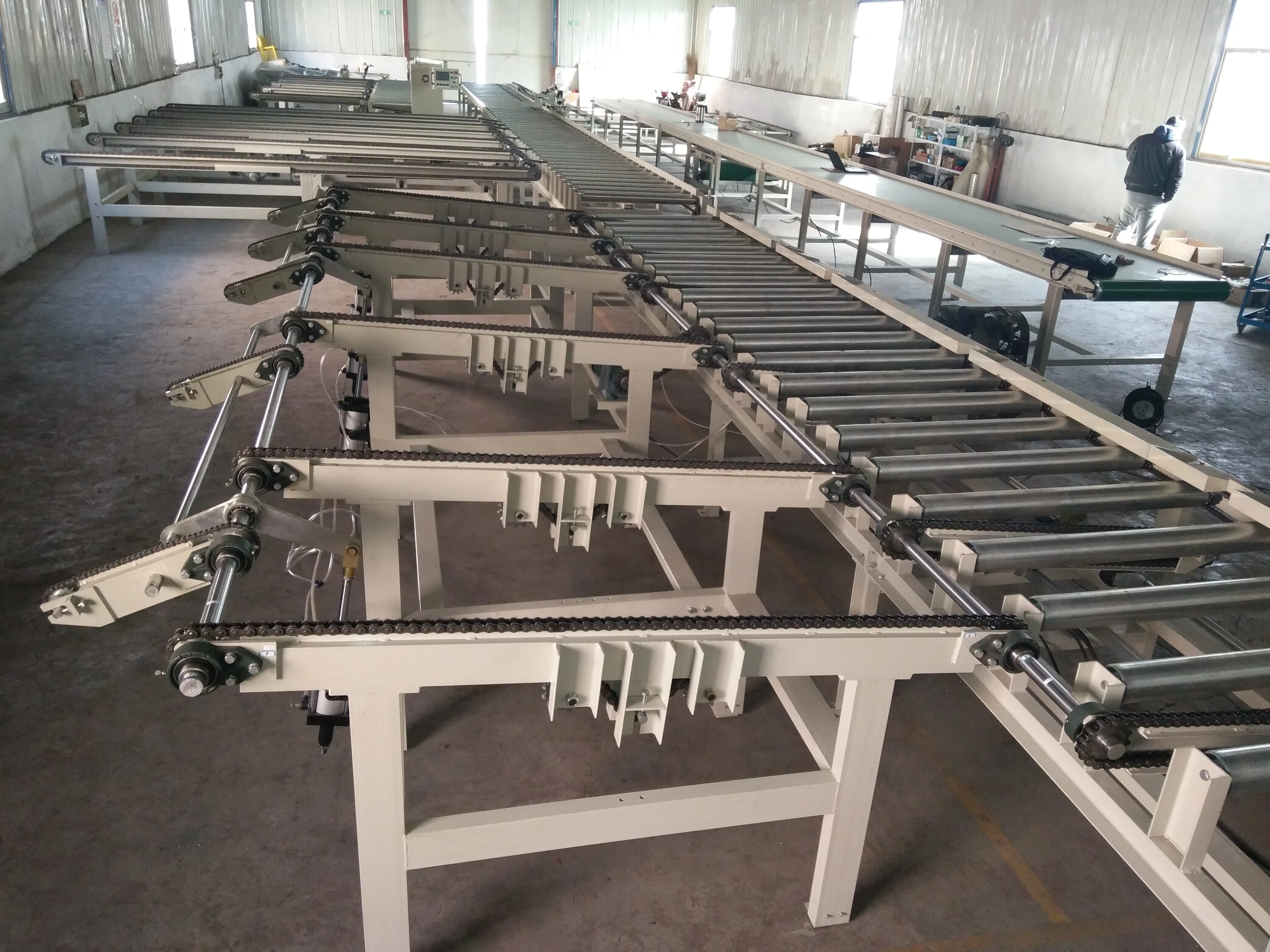 UC-103 Series Chain Driven Live Roller Conveyor with Heavy Duty Adjustable Feet