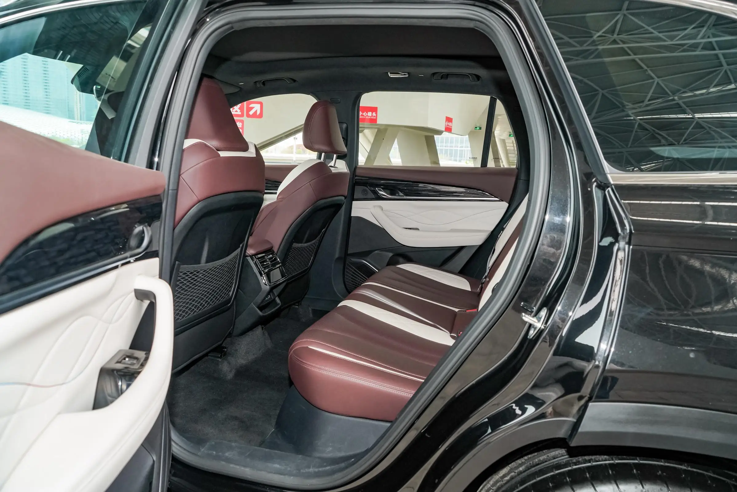 YK MOTORS 2024 Geely Monjaro 4WD 5 Seats Flagship Xingyue L  High Speed Low Price Gasoline SUV Car Delivery To Costa Rica