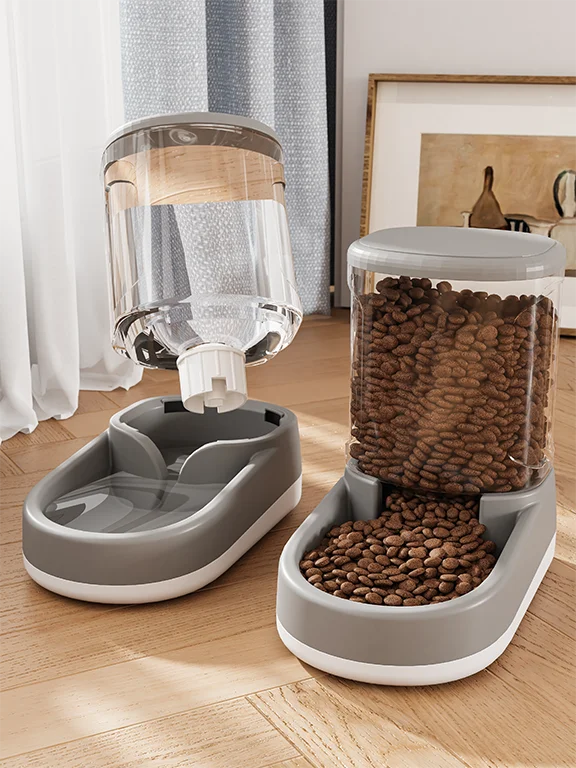 Automatic Dog Feeders Durable Plastic Bowl Wet Food Automatic Cat Feeder And Water Dispenser