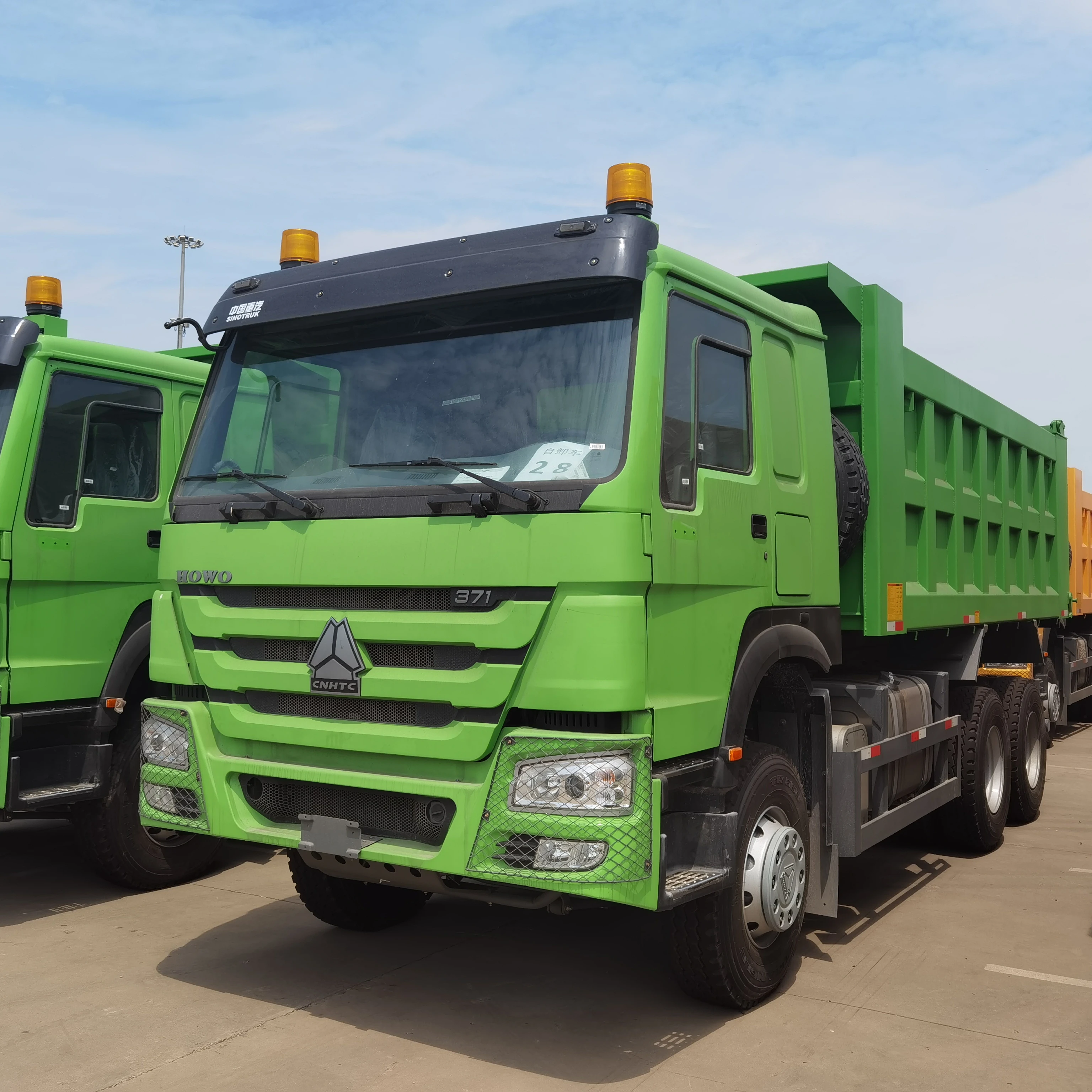 SINOTRUK BRAND NEW HOWO 371 Dump Truck 6x4 Tipper  Euro 2 LHD ZZ3257N3847A