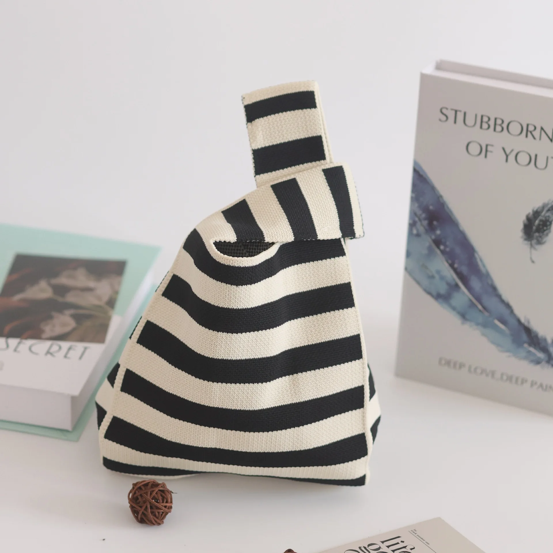 Fashionable  Style Knitted Handbag Small Wrist Bag for Work