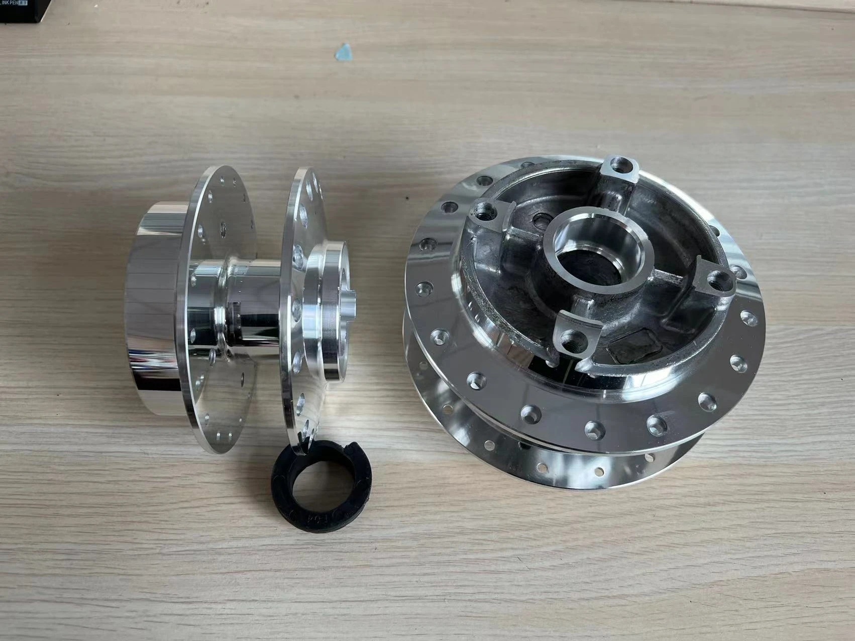 MOTORCYCLE WHEEL RIM POLISHED HUB