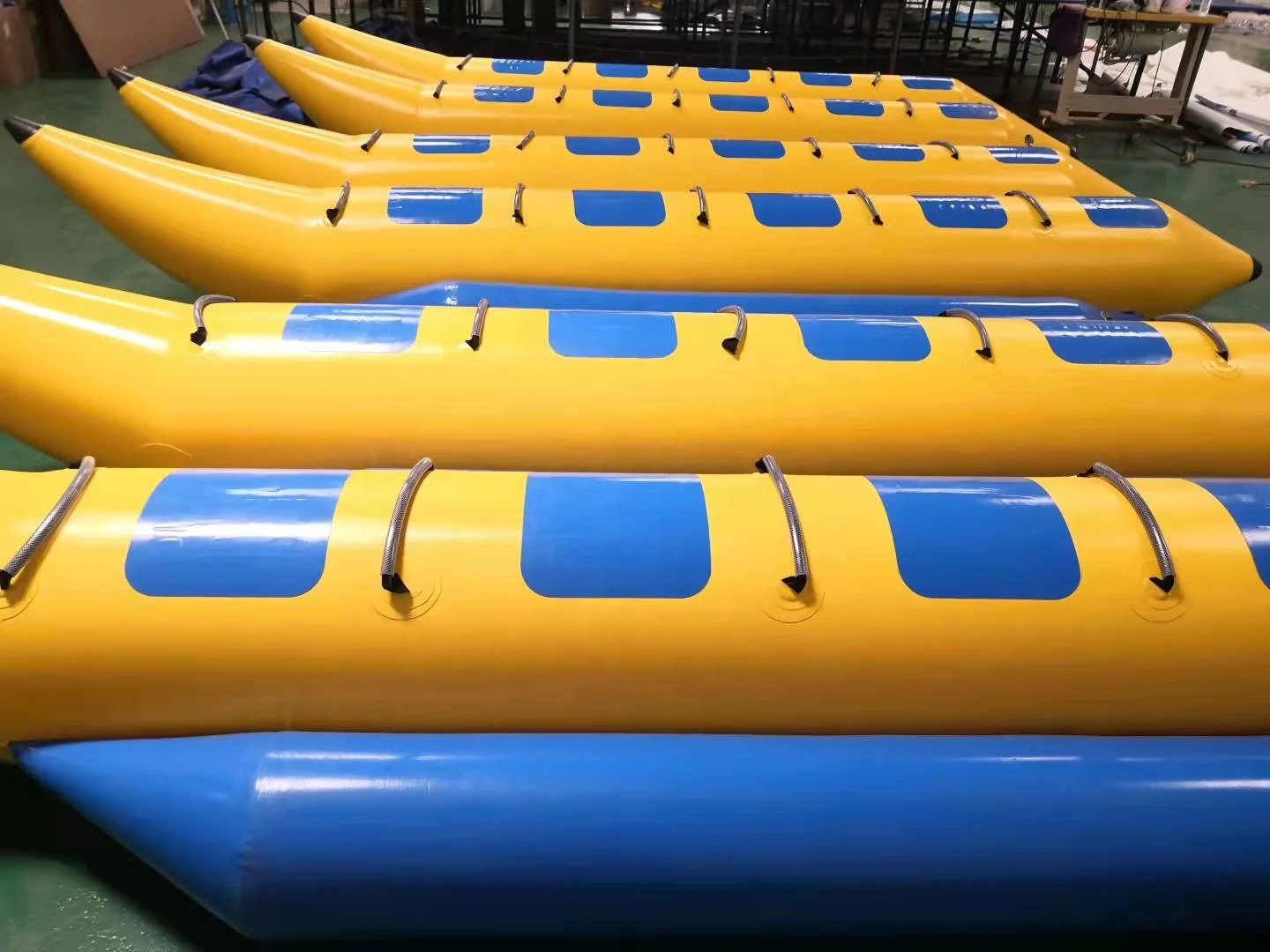 Custom Inflatable Water Recreation Sports Banana Flying Fish Boat Adult Surf Tug Boat Entertainment Equipment