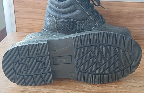 Longyunda brand mid cut leather safety shoes Custom your logo Oil & Chemical resistant rubber strong steel toe safety shoe price