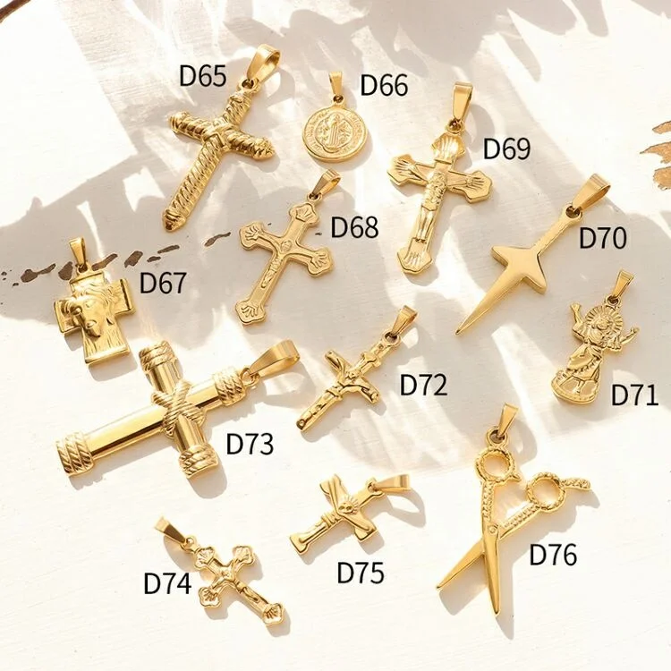 High Quality Custom Hiphop Jewelry Religious 18K Gold Plated Stainless Steel Crucifix Cross Medal Christian Pendant For Women
