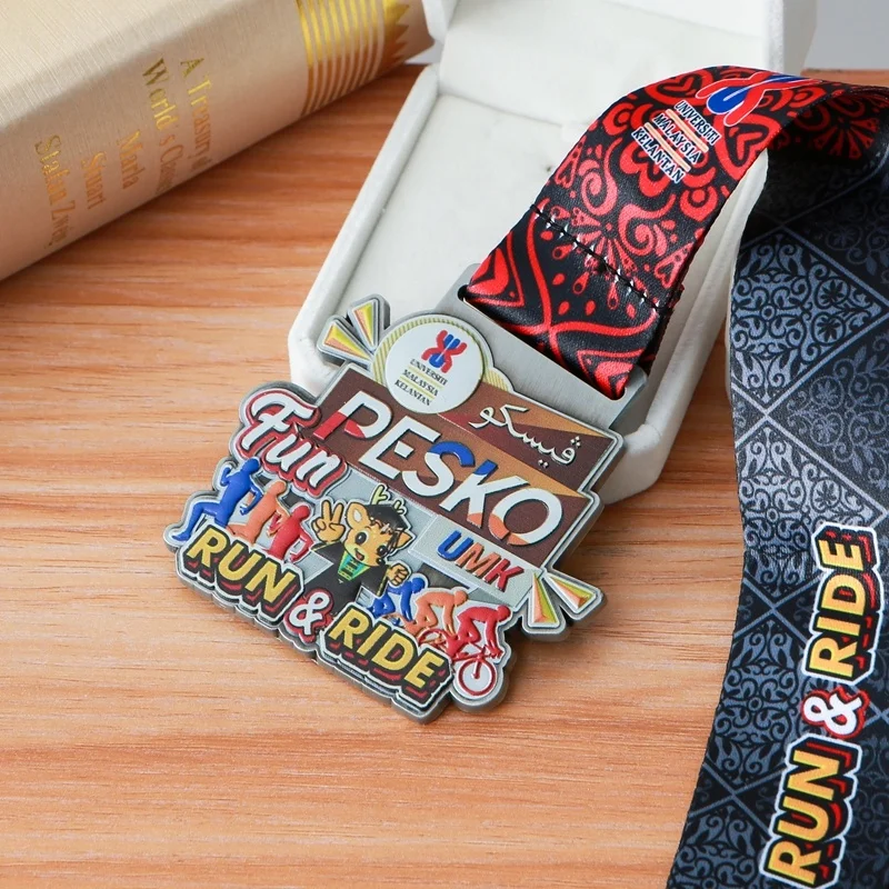 High Quality Customized Marathon Gold Award Medal Running Challenge Sport Medal With Ribbon