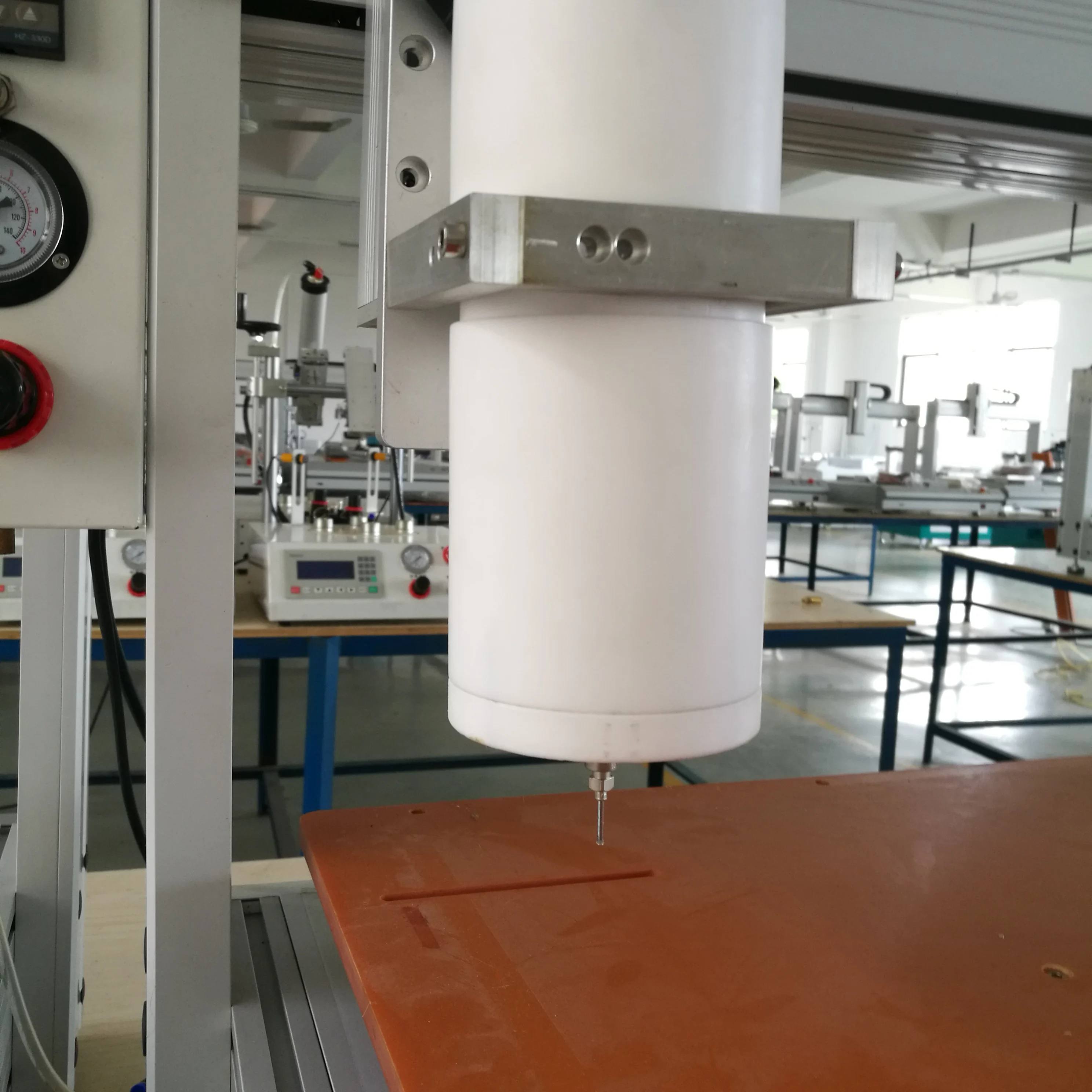  Небольшая машина для дозирования термоплавкого клея высокая точность и скорость