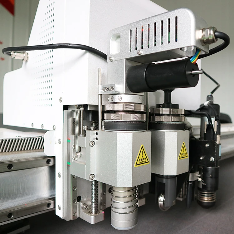 Digital vibrating knife cutter cnc floor carpet cutting machine