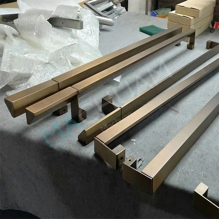 Factory directly sell Stainless Steel Titanium Door Pull Handles Wooden Door Push Pull Handle Big Main Door Handle For Hotel