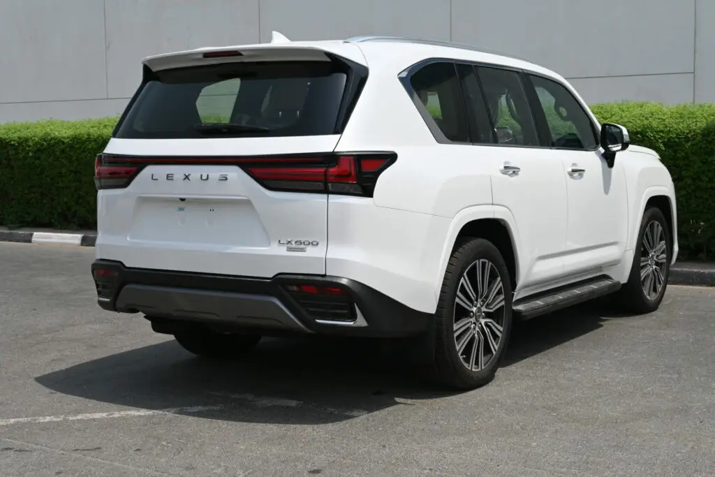 Мощность и производительность используется Lexus LX 600 Подпись 5dr SUV 3.5L 6cyl 2023