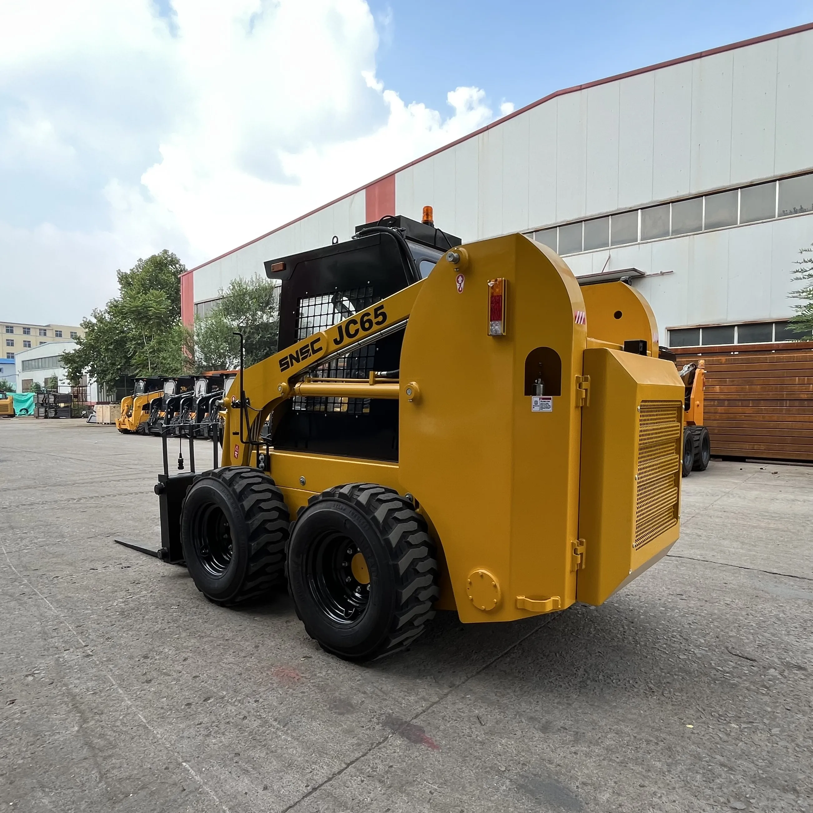 SNSC компактный колесный погрузчик с скользящим поворотом с двигателем EPA и Euro V