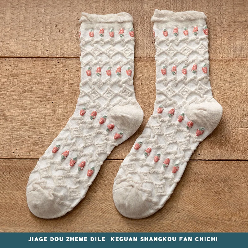 Hot Fashion Japanese Style Strawberry Sweet Socks Cute Ladies Breathable Tube Sports Socks Crew Women Socks