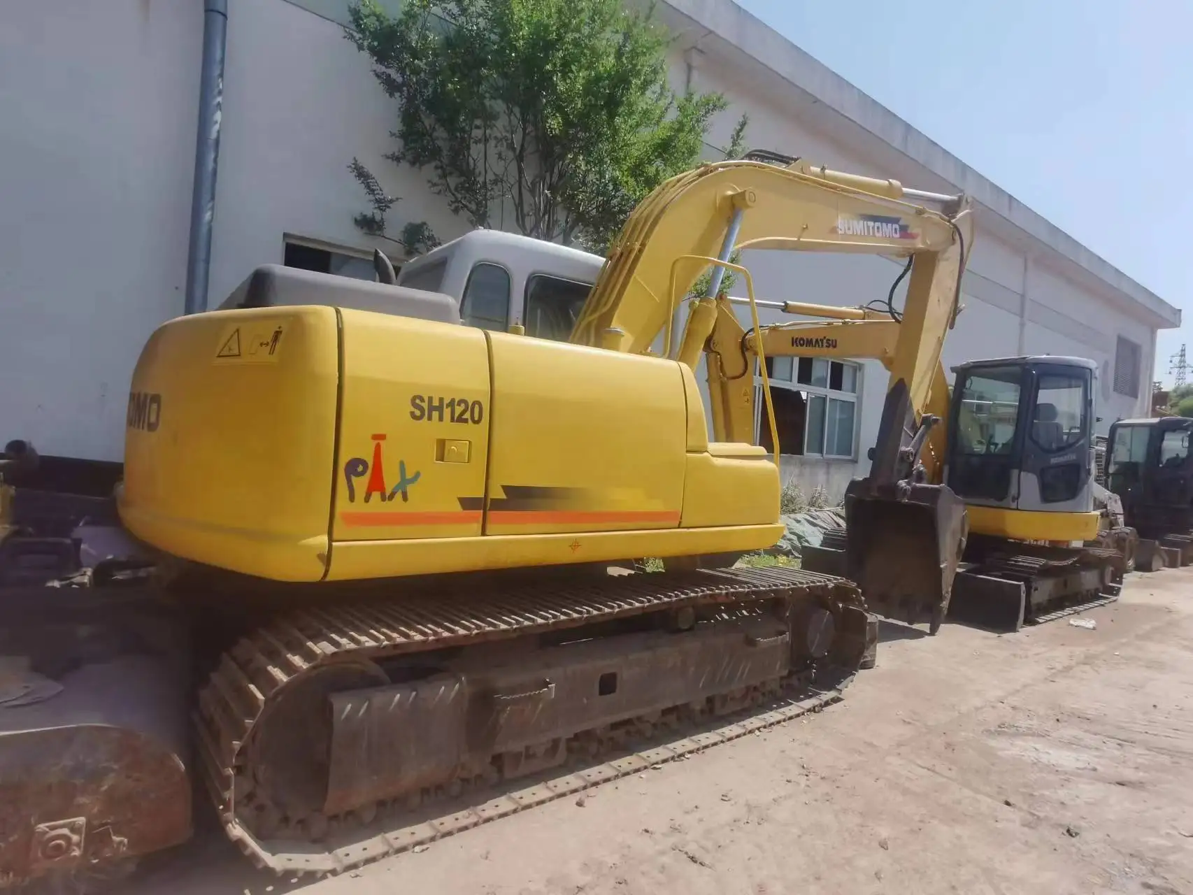 Sumitomo SH120 SH200 SK200 Used Japan original hydraulic digger excavator secondhand 12 ton cheap price excavator for sale