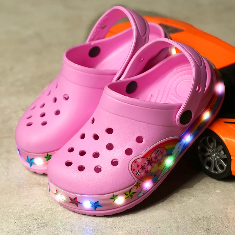 
Fashion Trend Eva LED Clogs Customized Comfortable Best Kids Slippers Girls Sandals Kids Light Up Croc Shoes 