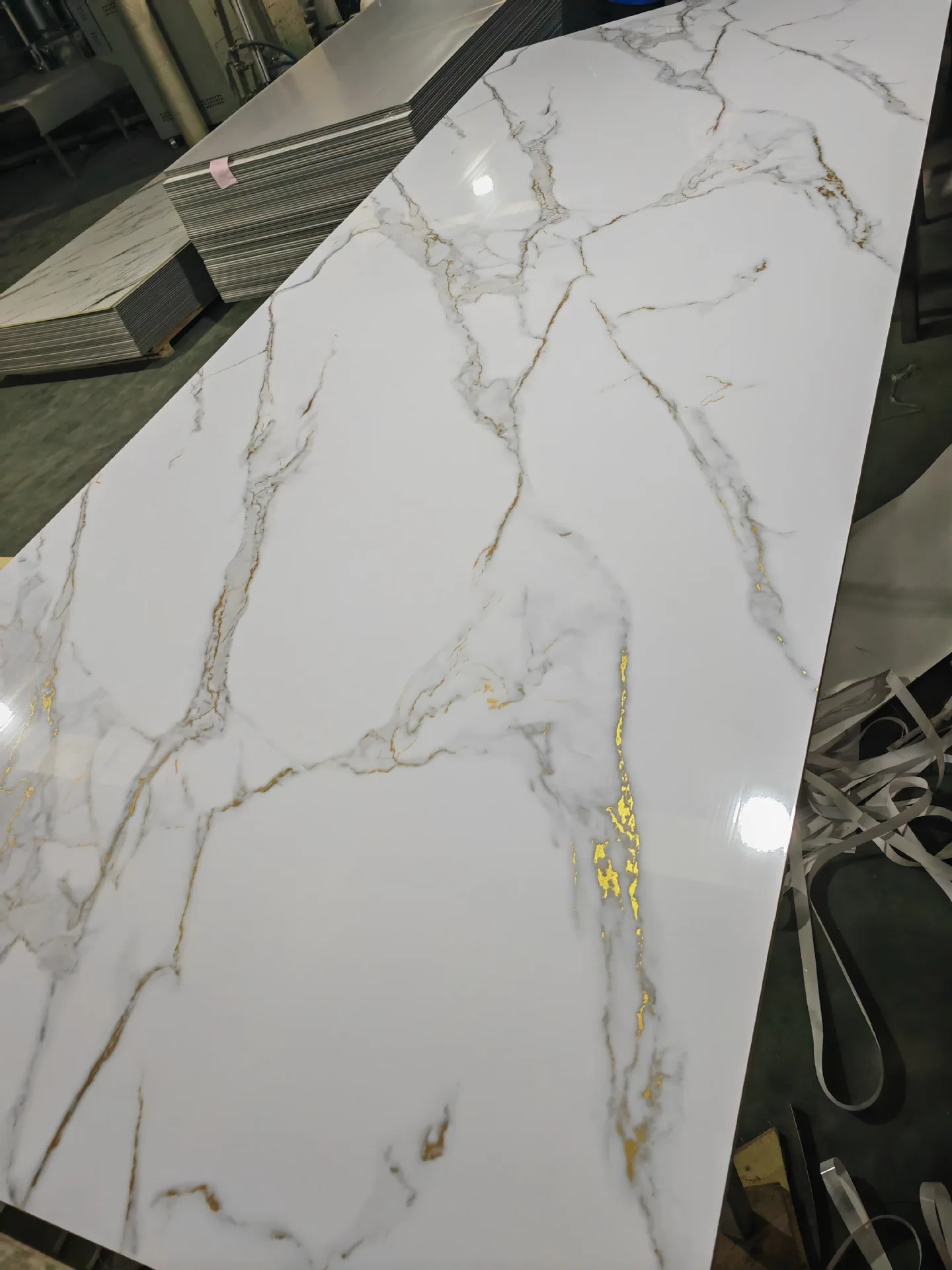 Factory price 1220mm*2440mm 3mm white high gloss uv mable wall panel spc uv wall panel waterproof wall louver panel