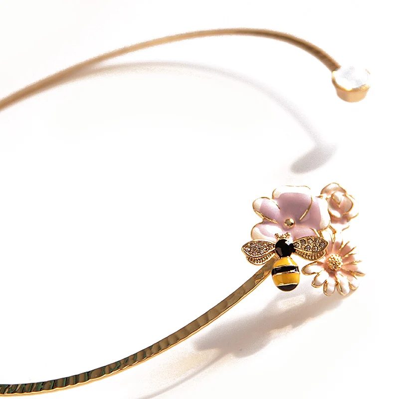 Gold Plated Cute Enamel Flower Honey Bee Opal Stone Charm Pendent Choker Necklace